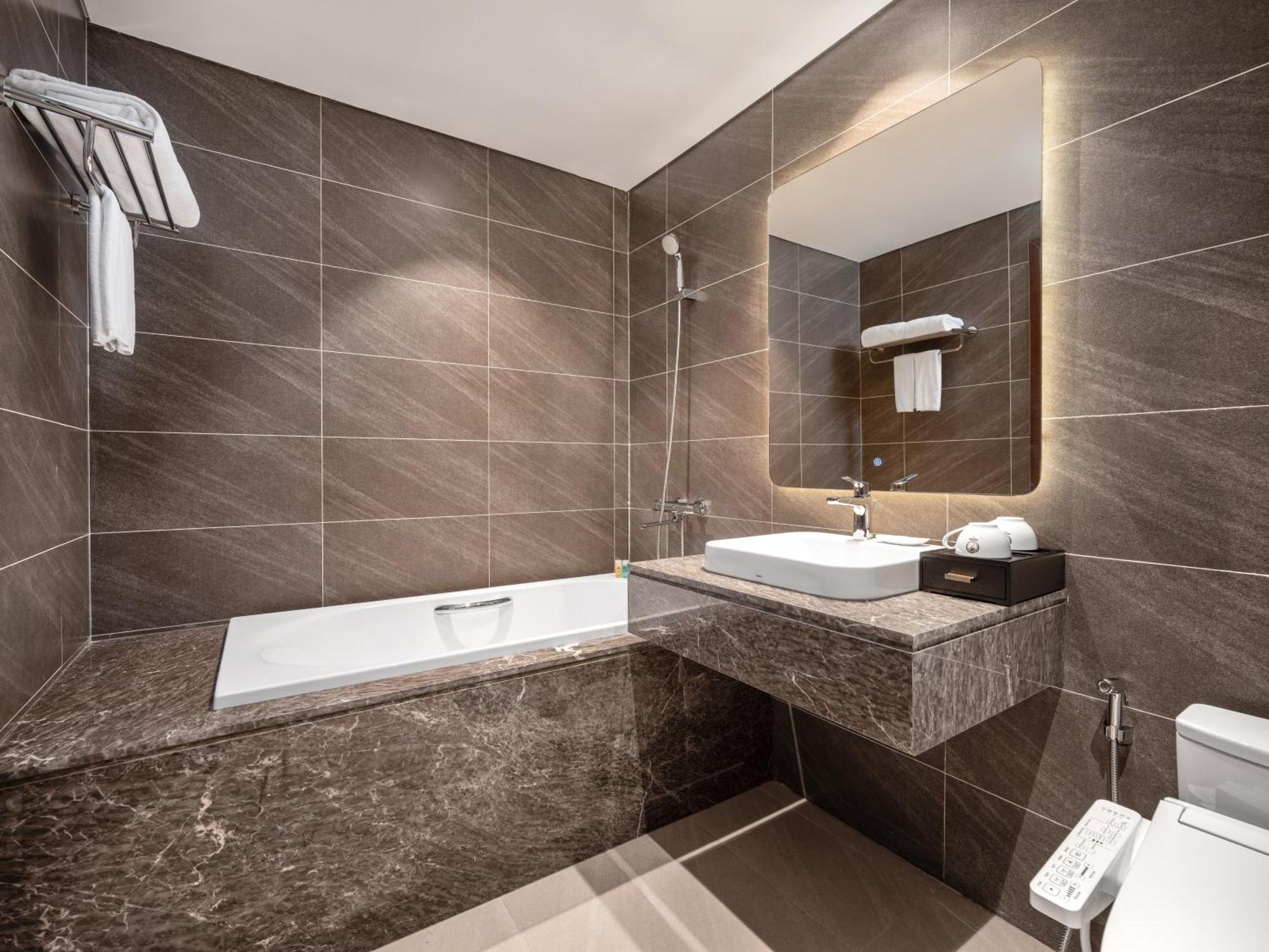 Nesta Hotel & Spa Hanoi Exterior foto