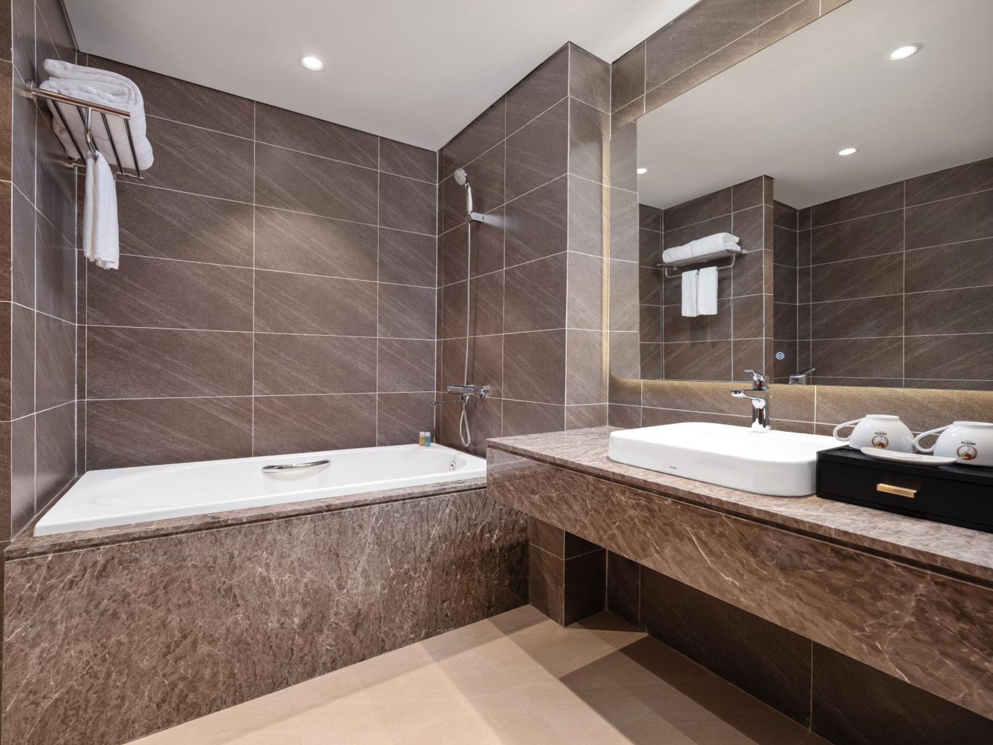 Nesta Hotel & Spa Hanoi Exterior foto